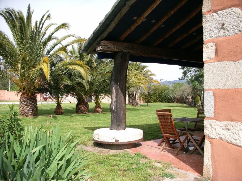 Posada Tresmentiras Aldeanueva del Camino Exterior foto
